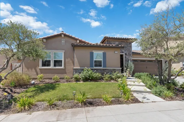 $850,000 | 911 Highland Road, Madera, CA 93636