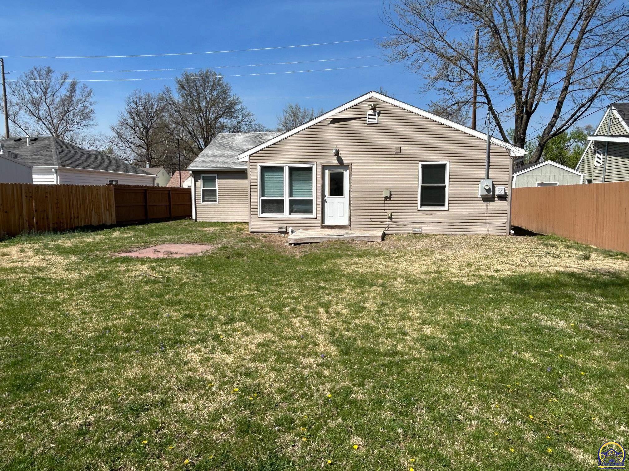 3805 Southwest 12th Street Topeka, KS 66604 - Photo 14 of 16