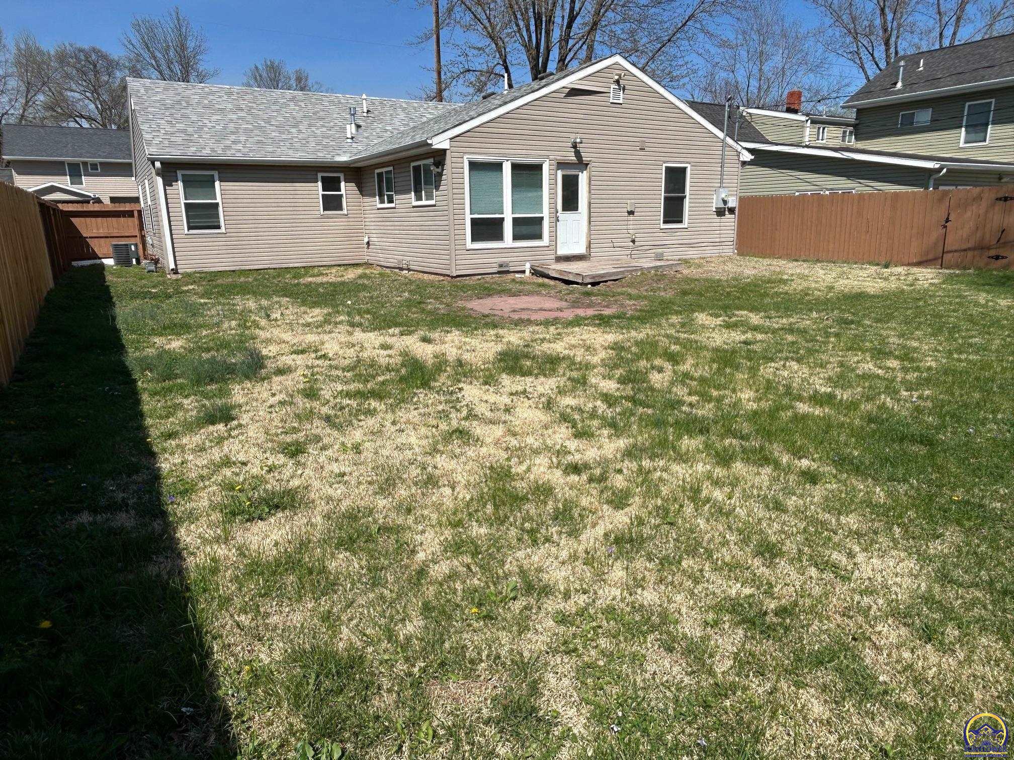 3805 Southwest 12th Street Topeka, KS 66604 - Photo 15 of 16
