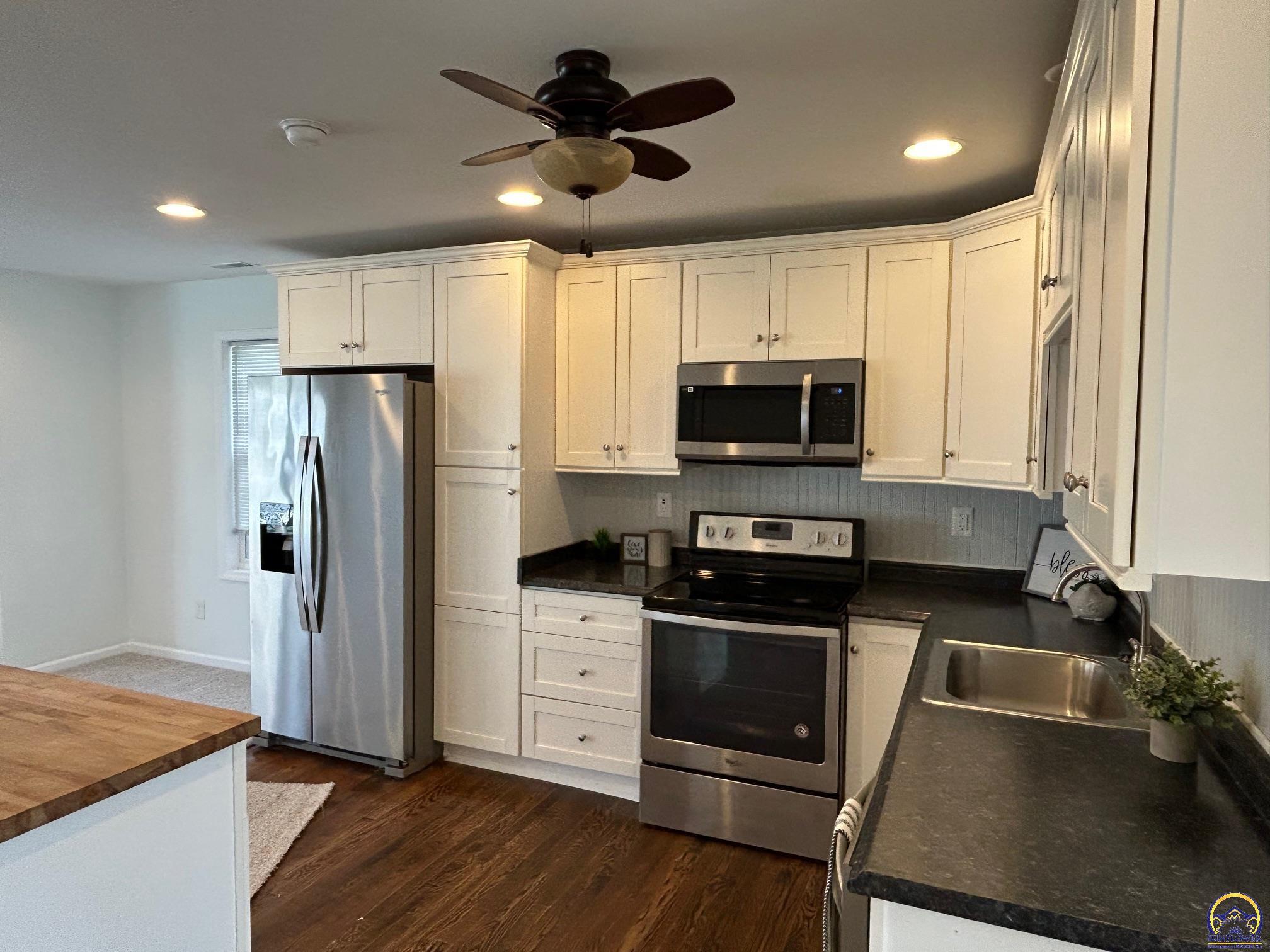 3805 Southwest 12th Street Topeka, KS 66604 - Photo 5 of 16