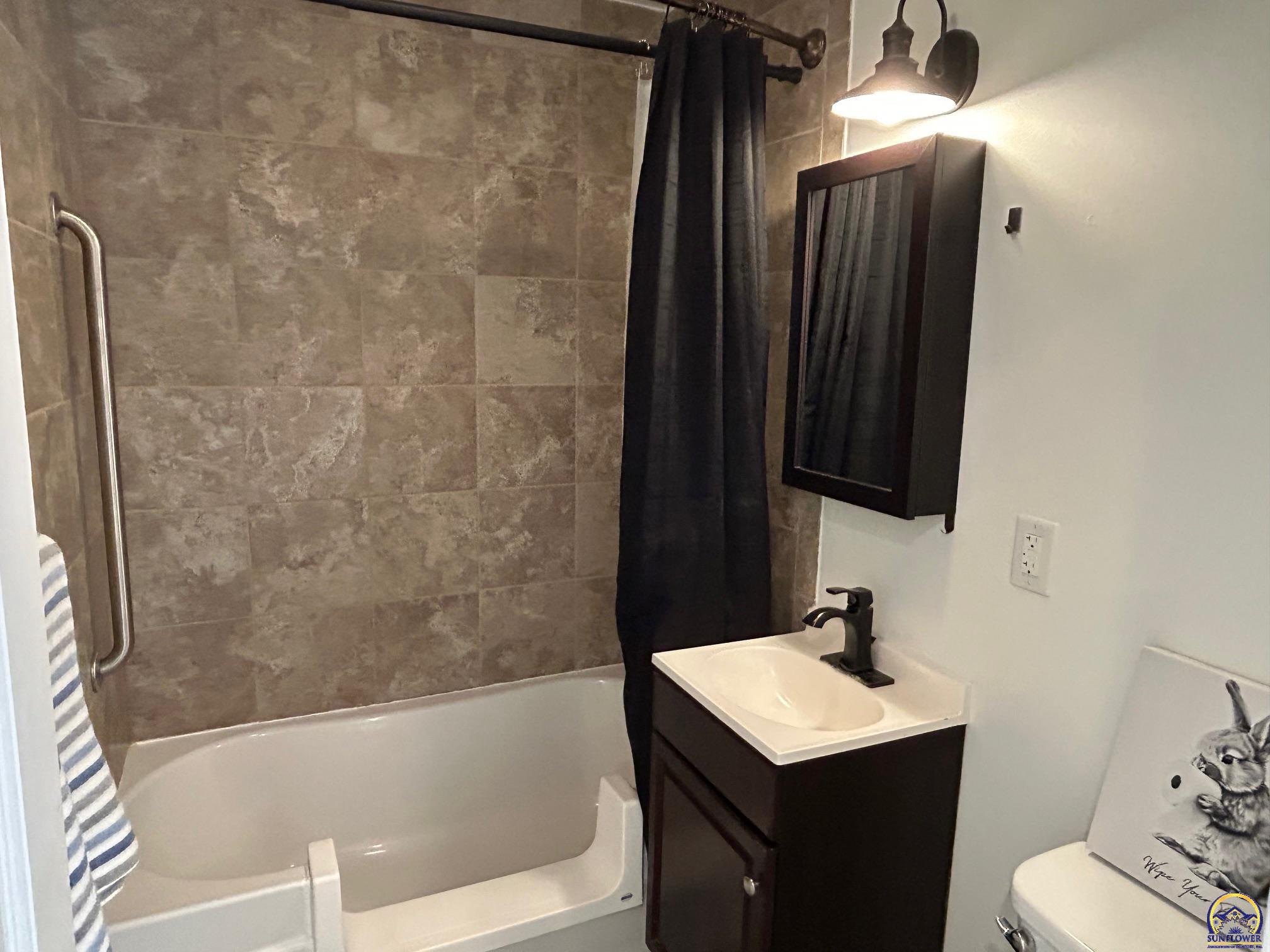 3805 Southwest 12th Street Topeka, KS 66604 - Photo 8 of 16