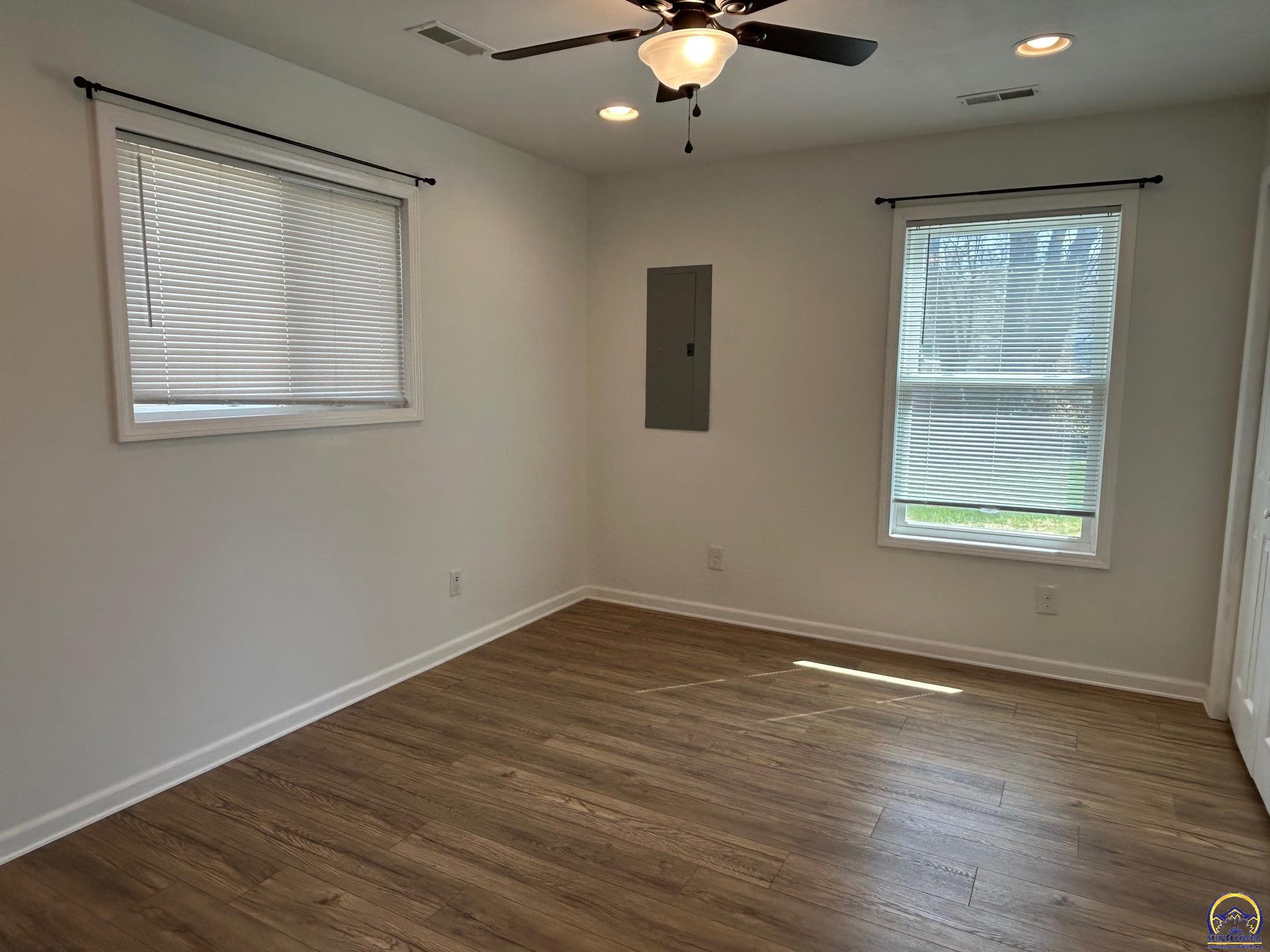 3805 Southwest 12th Street Topeka, KS 66604 - Photo 9 of 16