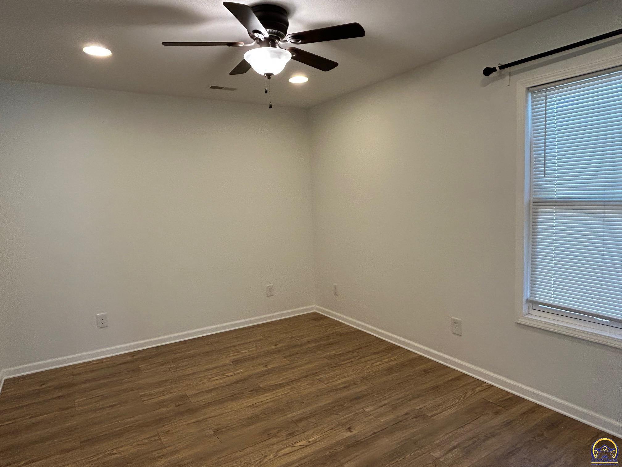 3805 Southwest 12th Street Topeka, KS 66604 - Photo 10 of 16