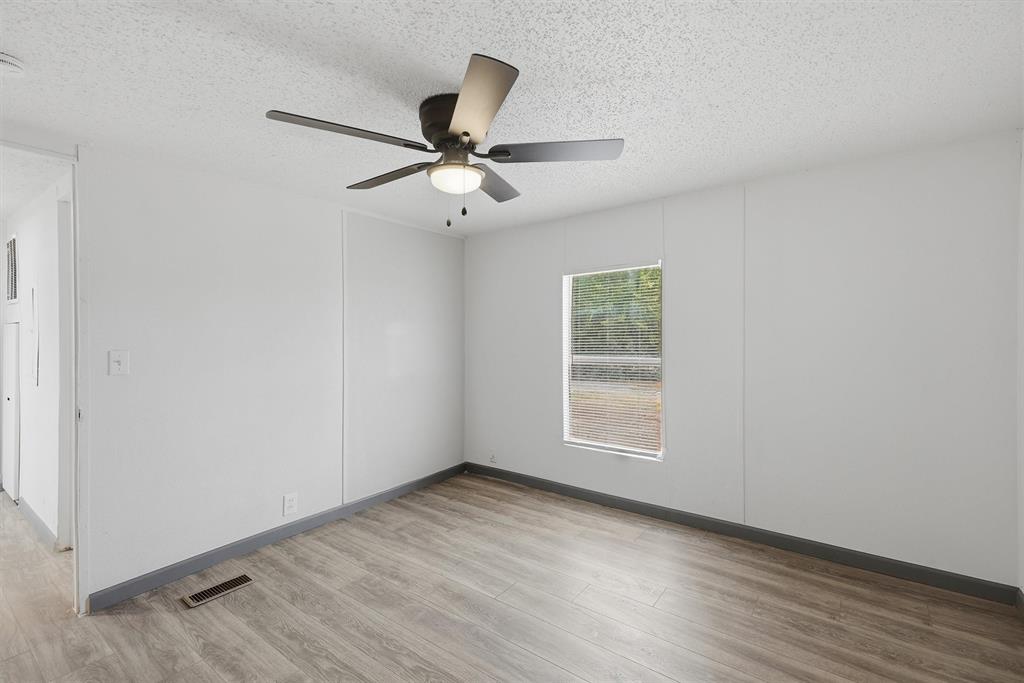 904 Flamingo Road Granbury, TX 76049 - Photo 19 of 23 Gallery Image 19