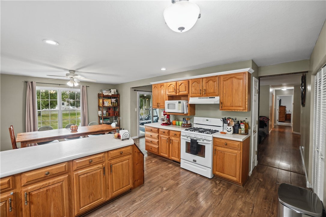 1304 Patterson Road Sullivan, IL 61951 - Photo 10 of 25 Gallery Image 10
