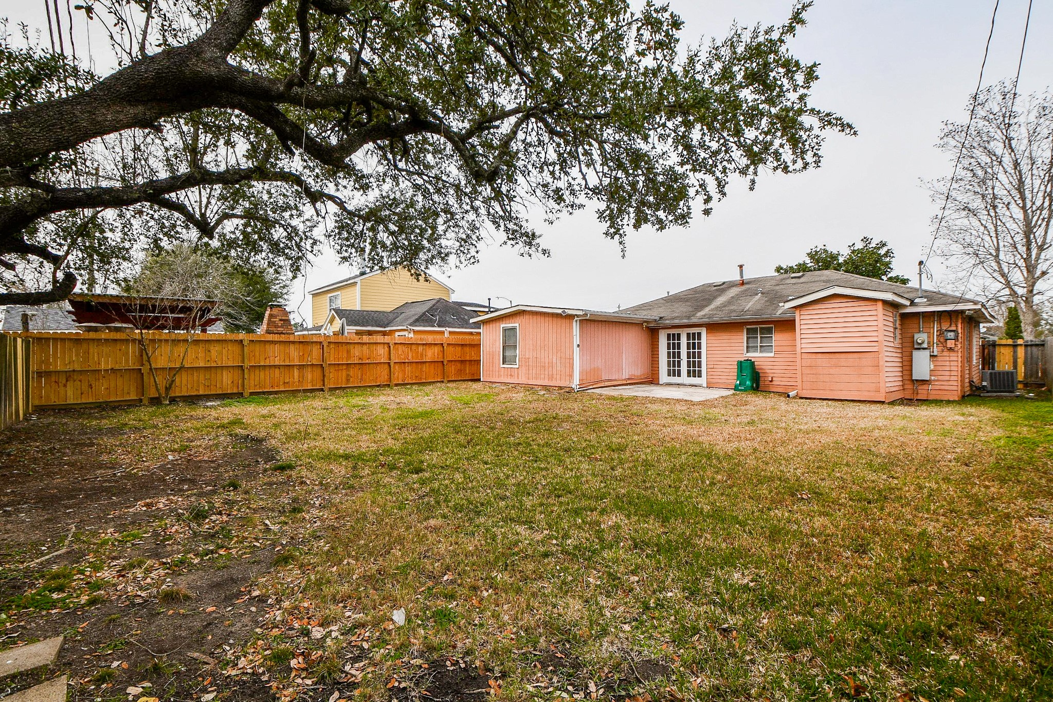 1606 Harris Avenue Pasadena, TX 77506 - Photo 19 of 20 Expansive backyard with mature trees