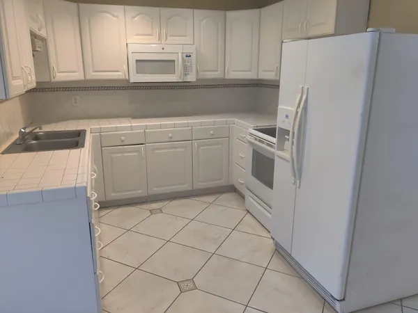 $2,850 | 6251 Southwest 41st Street, Davie, FL 33314