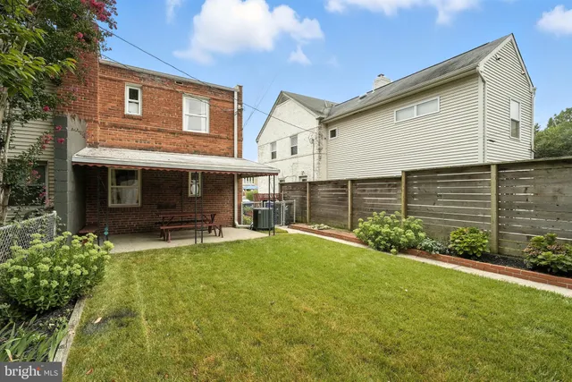 $595,000 | 828 South Highland Street, Arlington, VA 22204