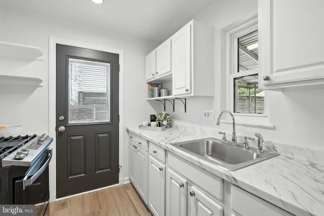 $595,000 | 828 South Highland Street, Arlington, VA 22204