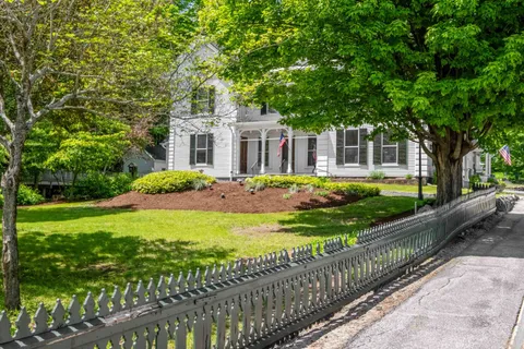 $2,495,000 | 11-12 Highland Street, Meredith, NH 03253