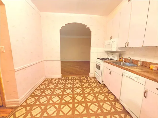 $315,000 | 1150 Brighton Beach Avenue, Unit 5M | Brighton Beach