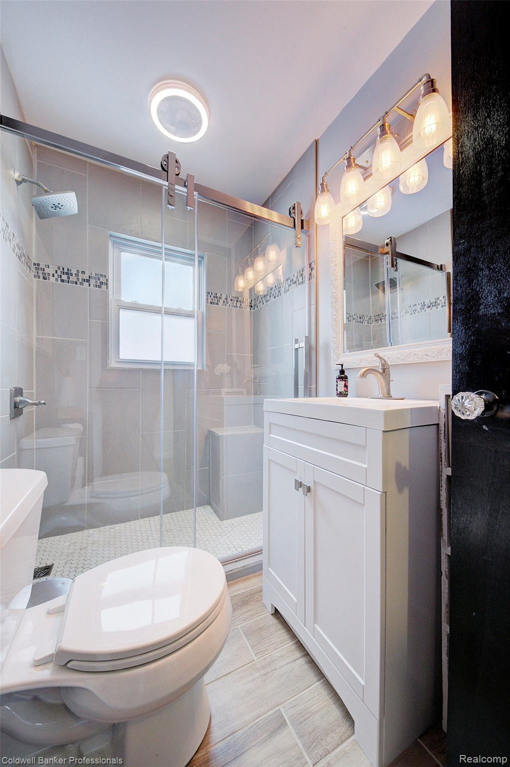 3919 Durham Road Royal Oak, MI 48073 - Photo 18 of 40 930A3854_5_6.jpg