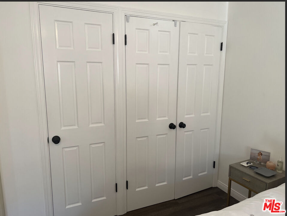 3125 Stanford Avenue Venice, CA 90292 - Photo 13 of 33 a view of a study room