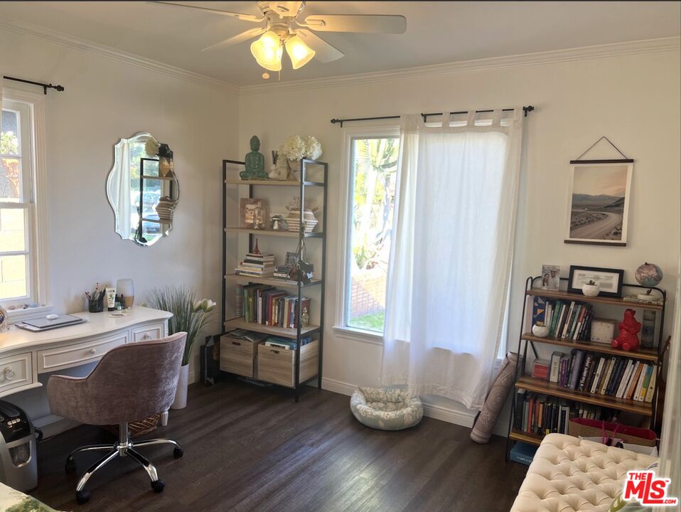 3125 Stanford Avenue Venice, CA 90292 - Photo 21 of 33 a view of a workspace with furniture and a window