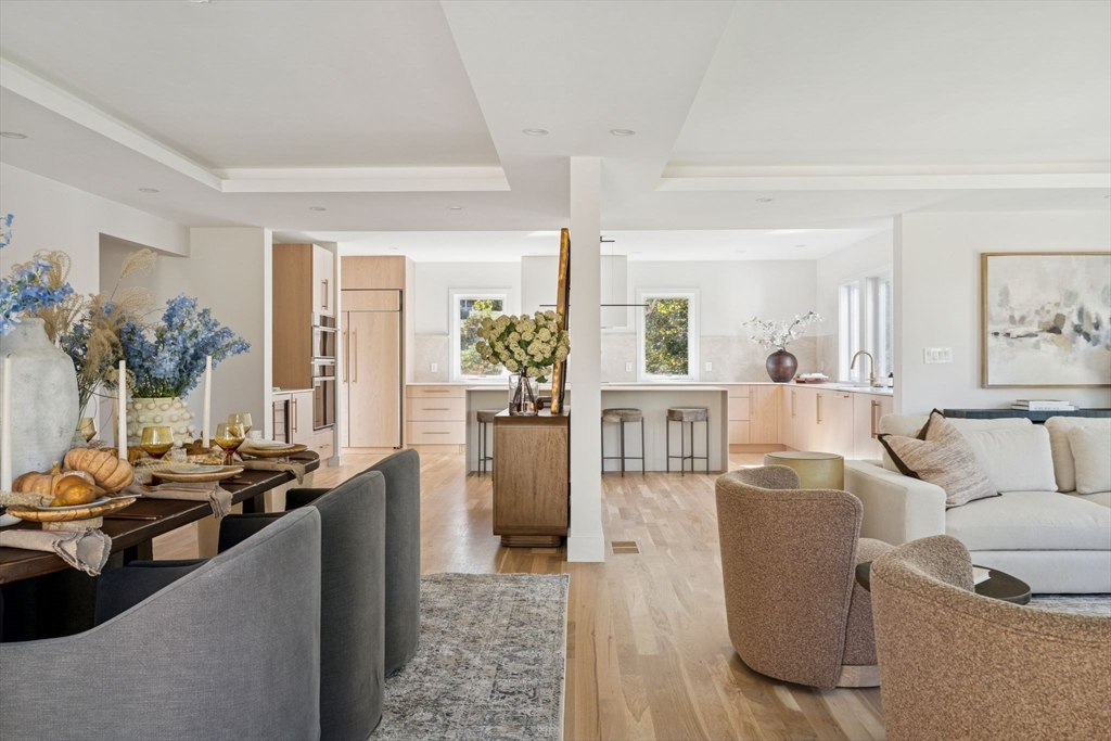 873 Chestnut Street Newton, MA 02468 - Photo 8 of 34