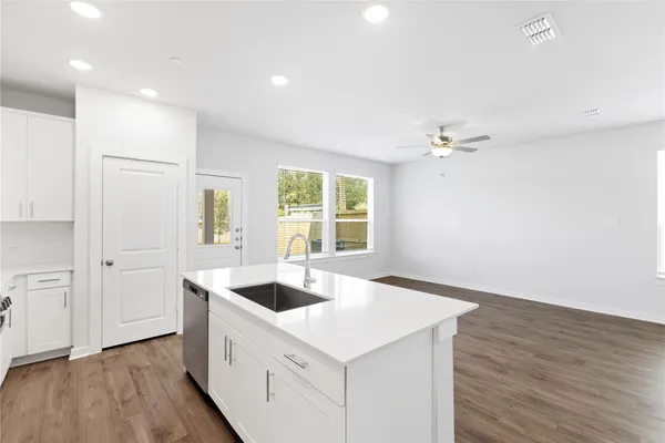 $2,940 | 3039 Dovedale Street, Pearland, TX 77584