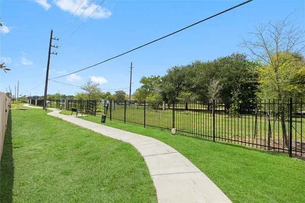 $2,940 | 3039 Dovedale Street, Pearland, TX 77584