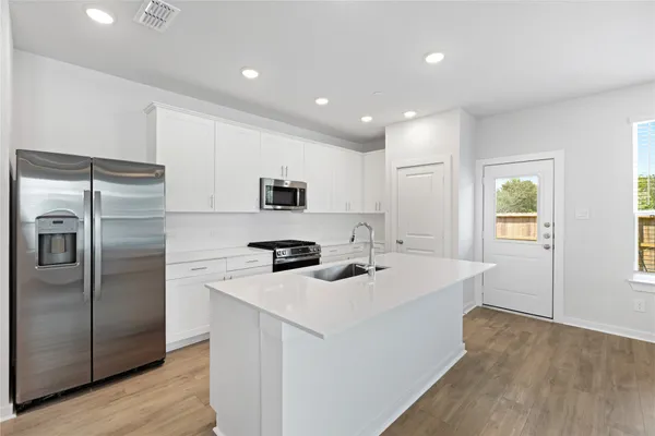 $2,940 | 3039 Dovedale Street, Pearland, TX 77584