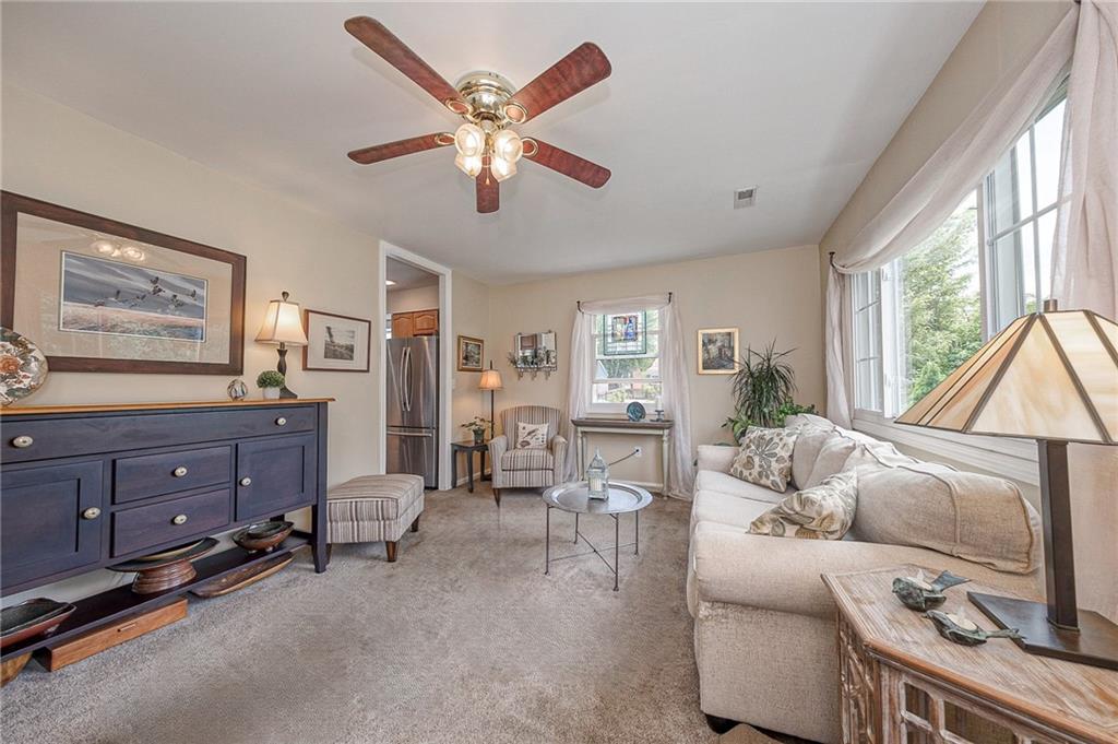 321 Hart Street Houston, PA 15342 - Photo 6 of 28