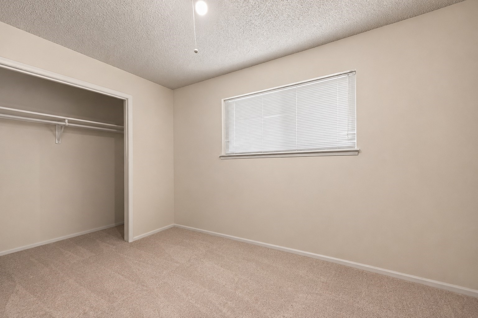 5815 Theall Road Houston, TX 77066 - Photo 23 of 36
