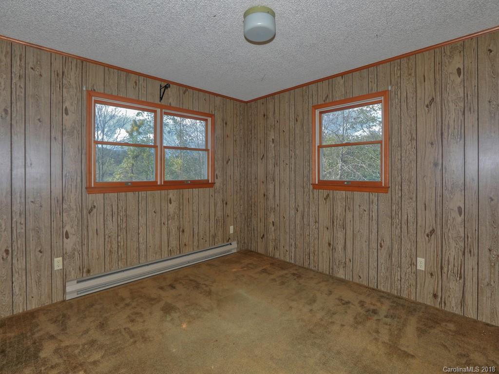 163 Messer Road Clyde, NC 28721 - Photo 7 of 13