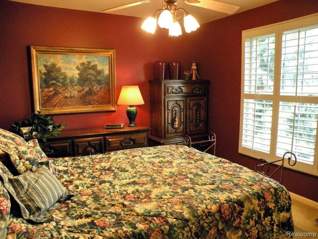4200 Wincrest Lane Rochester, MI 48306 - Photo 14 of 28 Bedroom 2