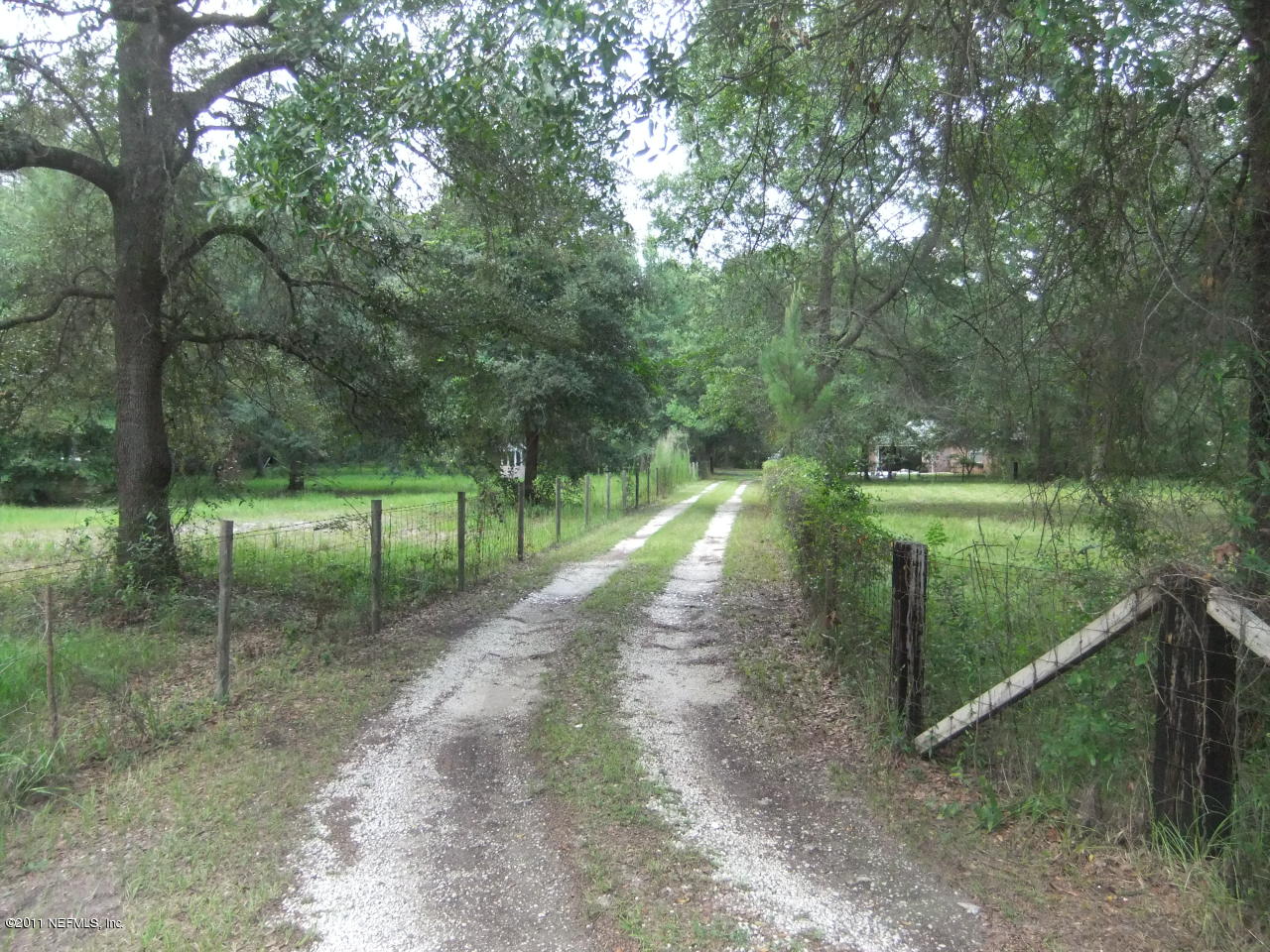 56101 Griffin Road Callahan, FL 32011 - Photo 17 of 18 a view of a park with large trees