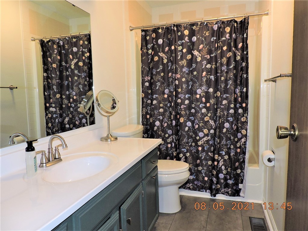 1008 Sunset Ridge Danville, IL 61832 - Photo 12 of 17 Gallery Image 12