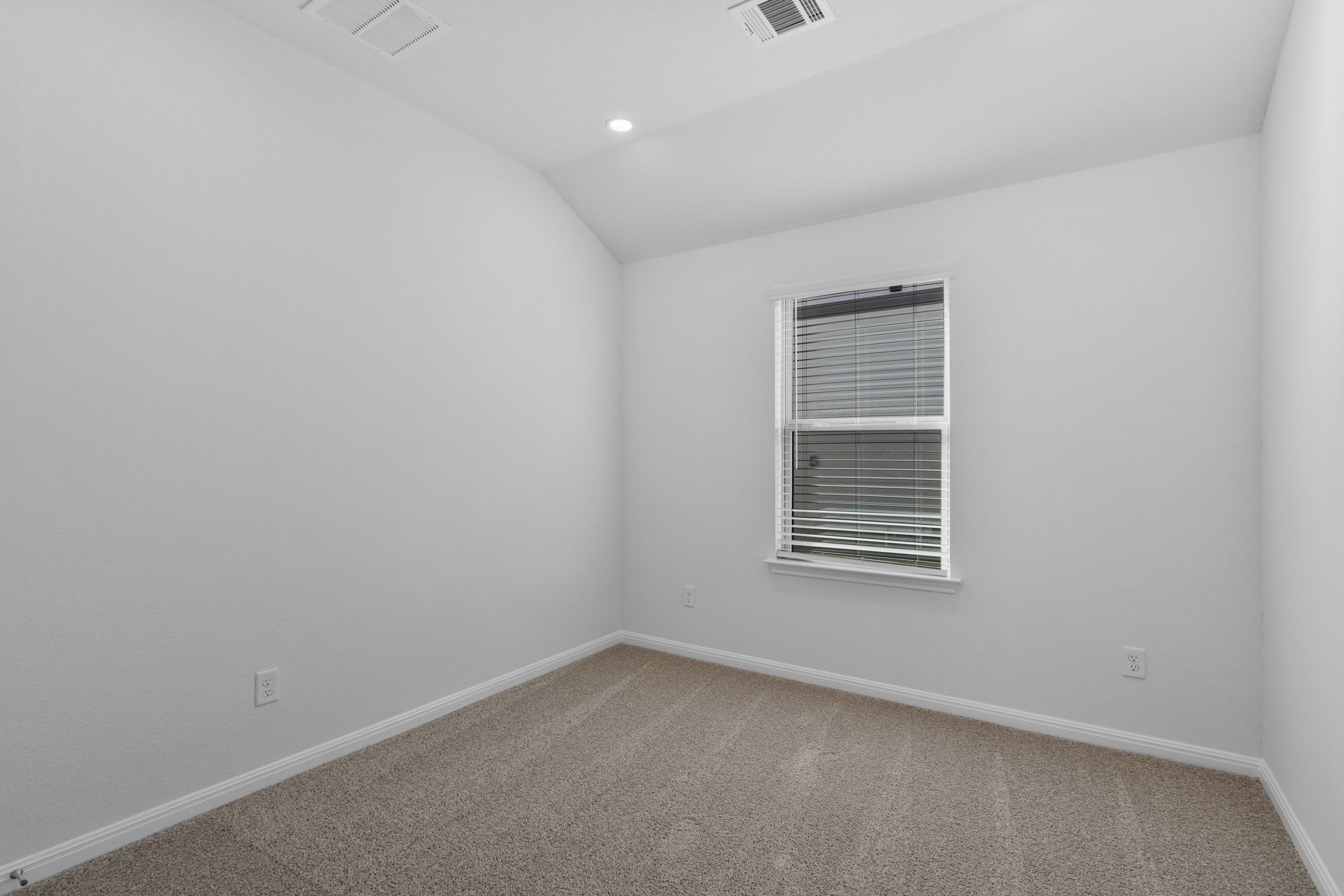 125 Hatari Trail Jarrell, TX 76537 - Photo 12 of 40