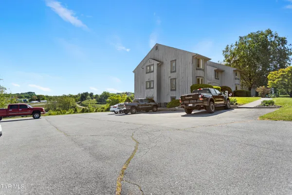 $186,375 | 100 Wonderland Drive, Unit 5D, Abingdon, VA 24211