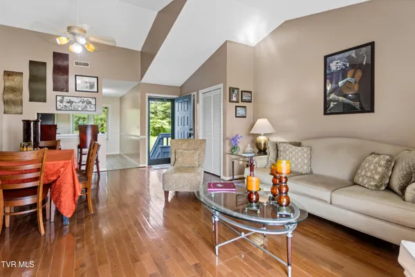 $186,375 | 100 Wonderland Drive, Unit 5D, Abingdon, VA 24211