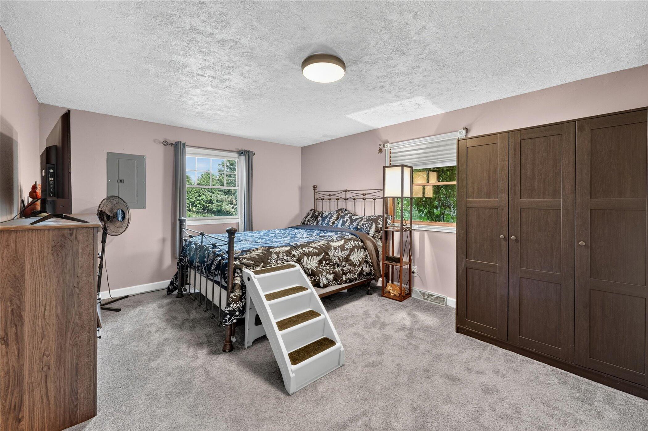 3476 East French Road St. Johns, MI 48879 - Photo 32 of 43 29-3476-E-French-Rd-Windowstill