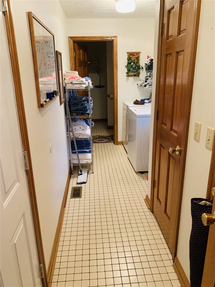 4834 Green Valley Road Huntington, WV 25701 - Photo 22 of 32 Gallery Image 22