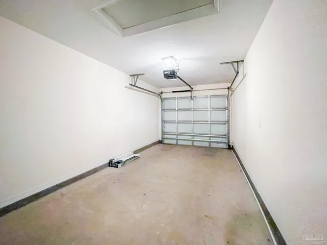 $1,695 | 5853 Bilek Drive, Pensacola, FL 32526