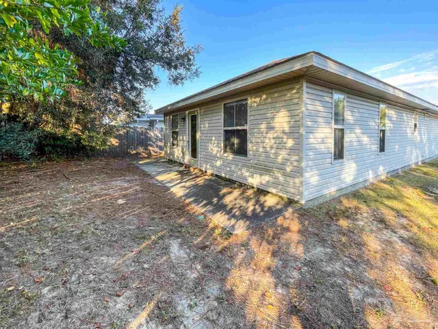 $1,695 | 5853 Bilek Drive, Pensacola, FL 32526