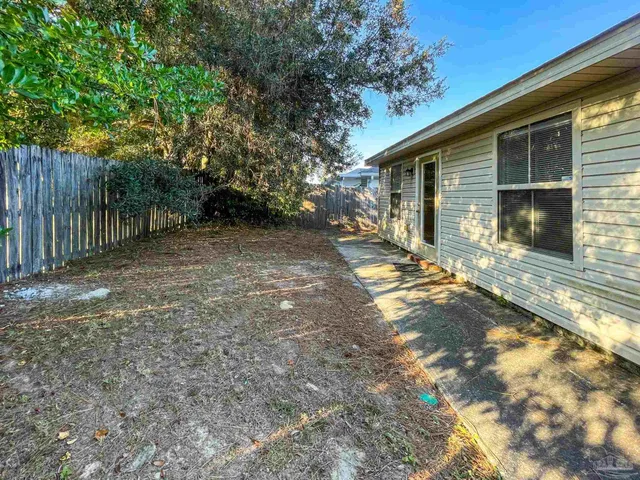 $1,695 | 5853 Bilek Drive, Pensacola, FL 32526
