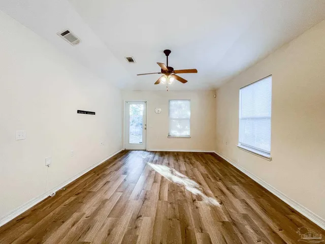 $1,695 | 5853 Bilek Drive, Pensacola, FL 32526