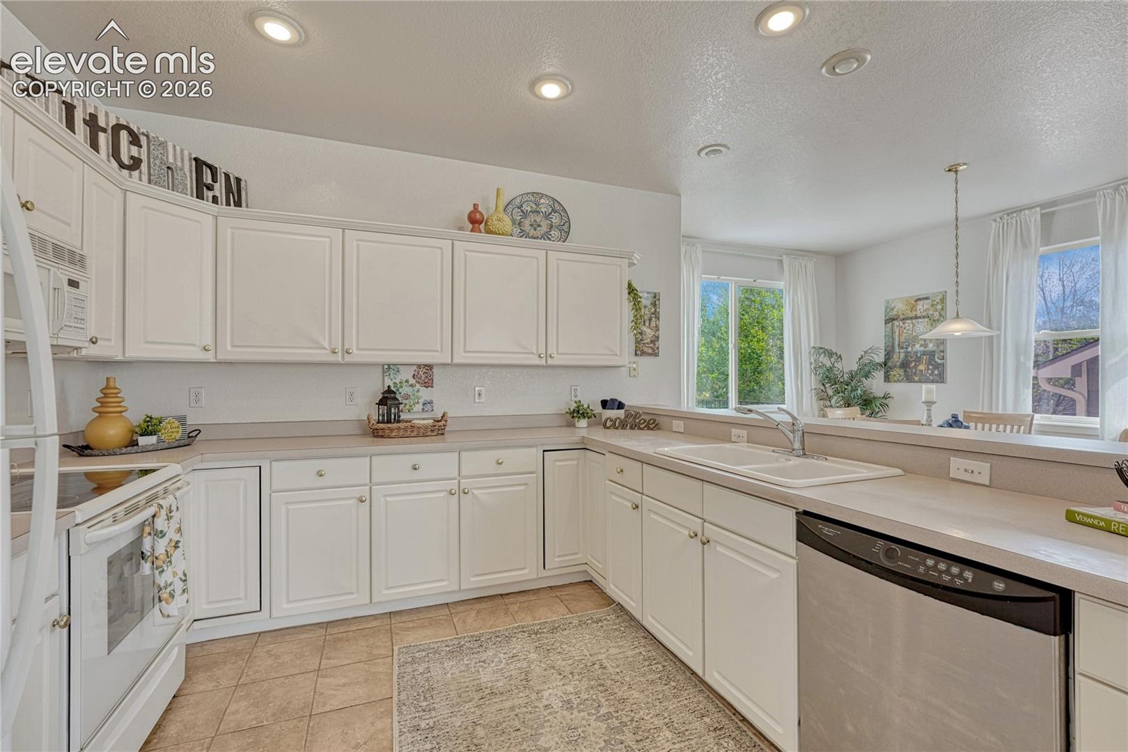7285 Julynn Road Colorado Springs, CO 80919 - Photo 14 of 45