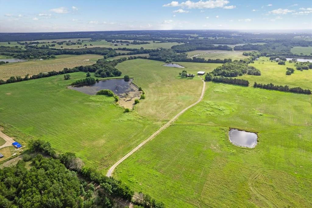 258 County Road Paris, TX 75462 - Photo 32 of 36