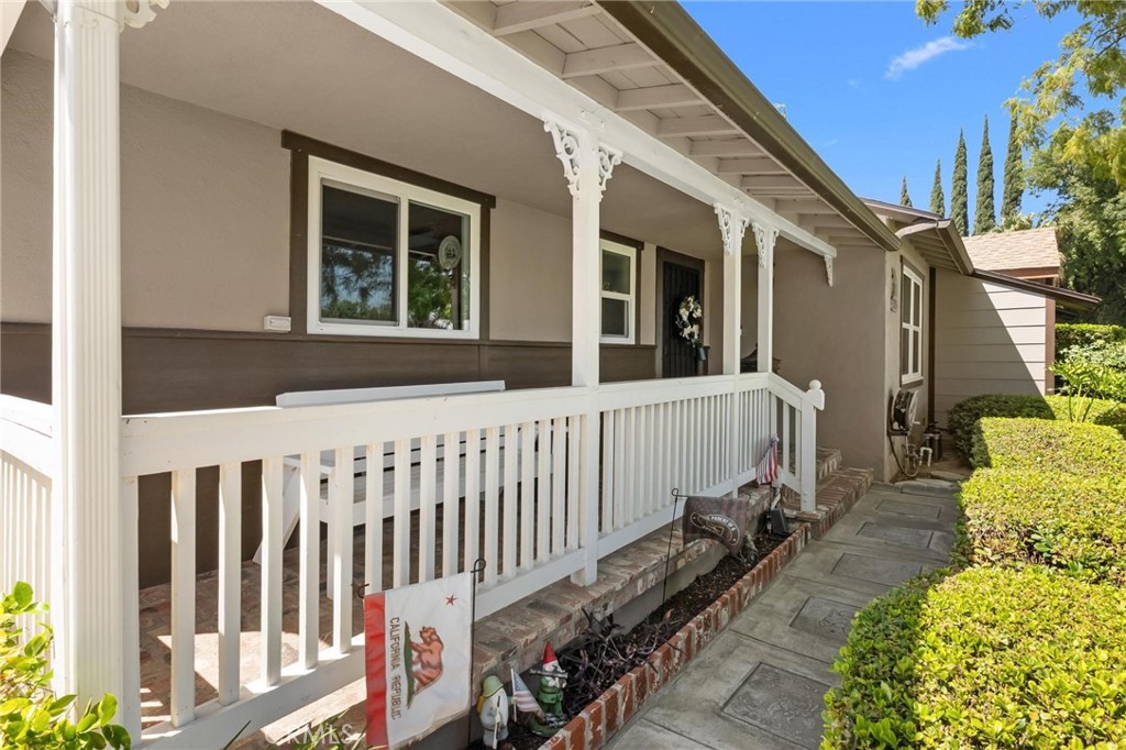 5545 Tower Riverside, CA 92506 - Photo 4 of 70