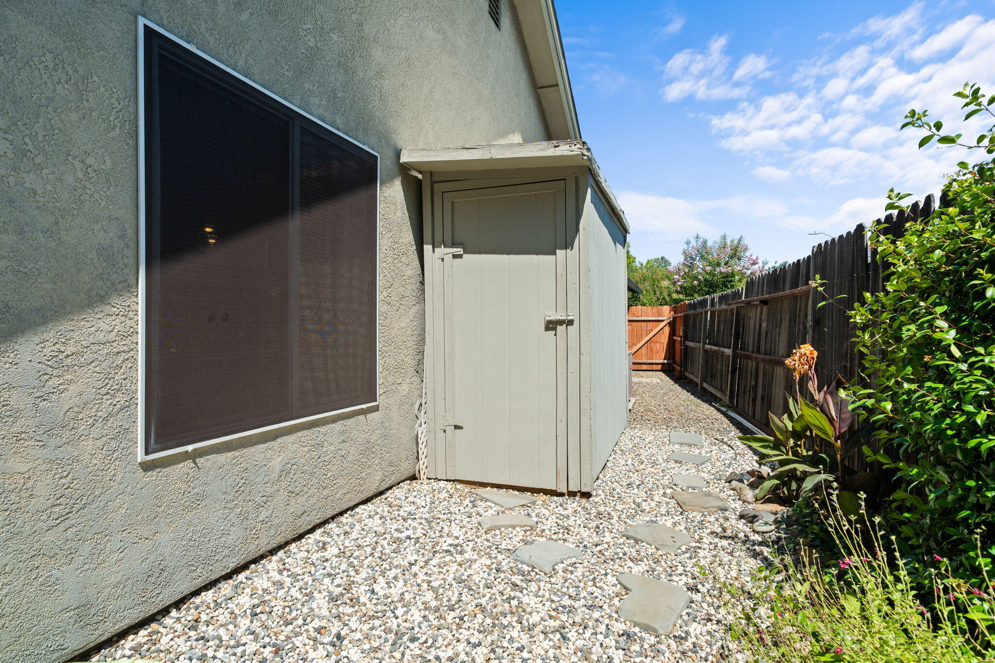 3790 Indio Way Redding, CA 96002 - Photo 40 of 51 Side Yard