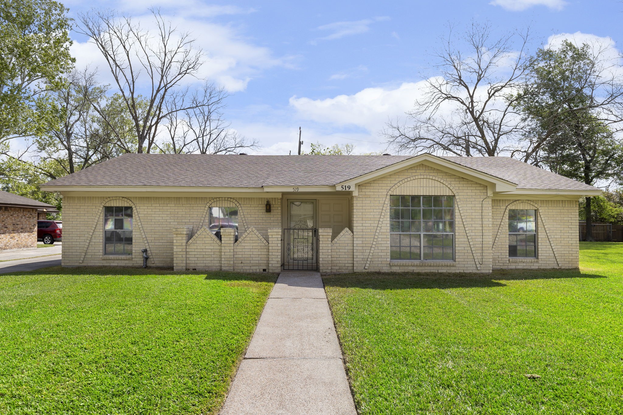 Welcome home to 519 Kathy Street in Humble, TX