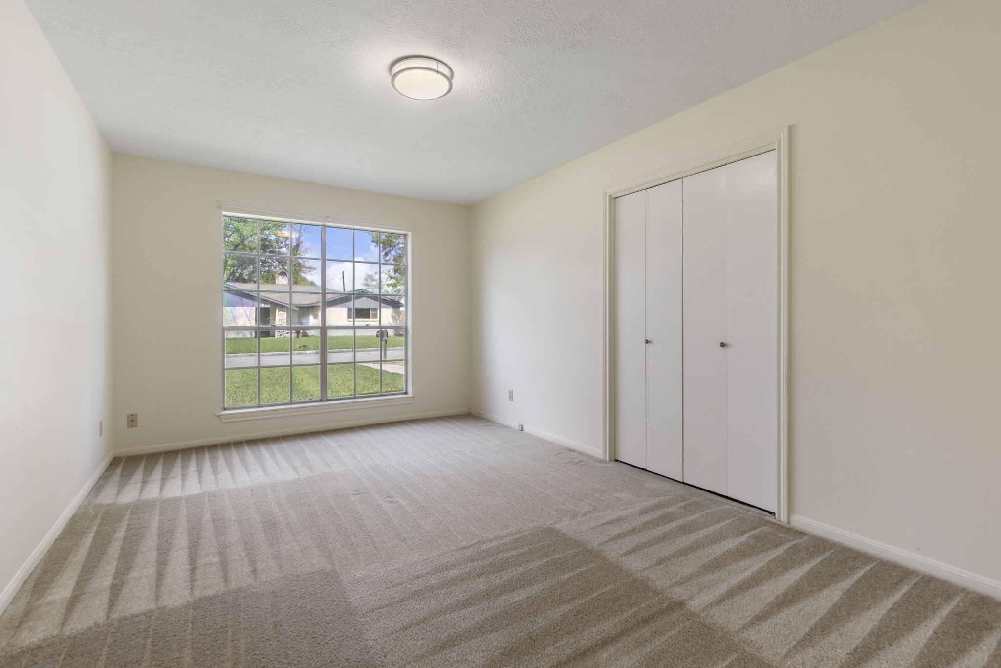 519 Kathy Street Humble, TX 77338 - Photo 8 of 21 Secondary bedroom.