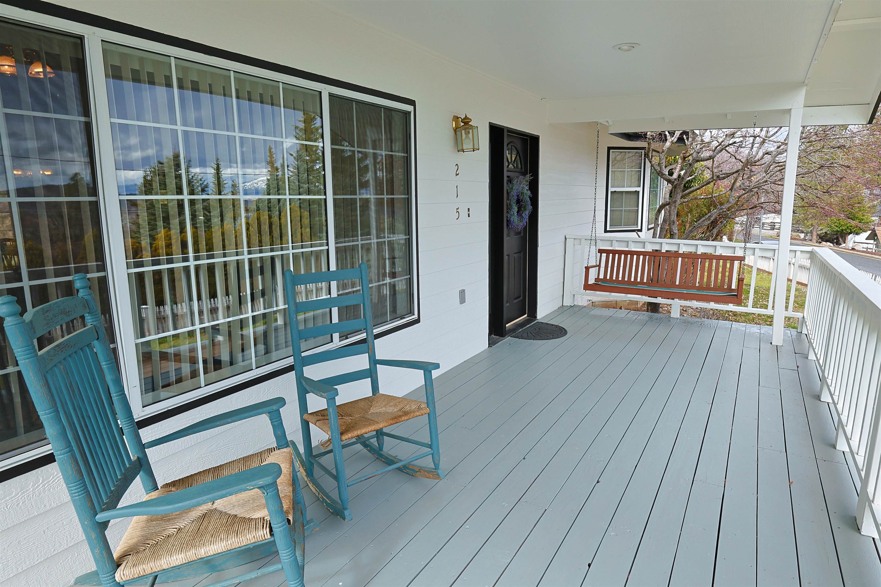 215 Humbug Road Yreka, CA 96097 - Photo 5 of 28 Gallery Image 5