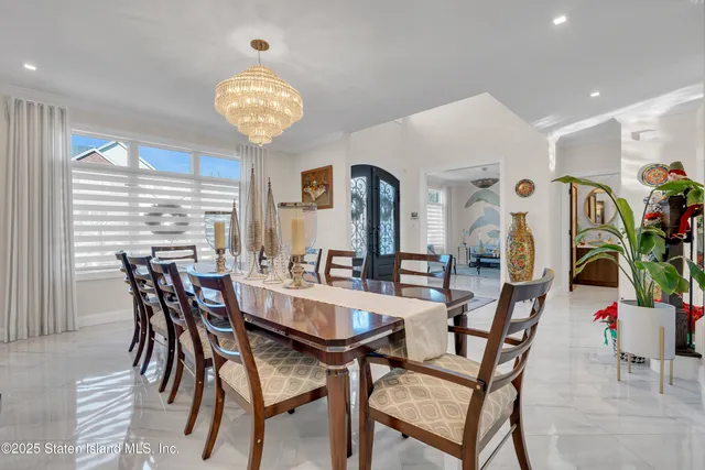 $2,595,000 | 40 Dintree Lane | Tottenville