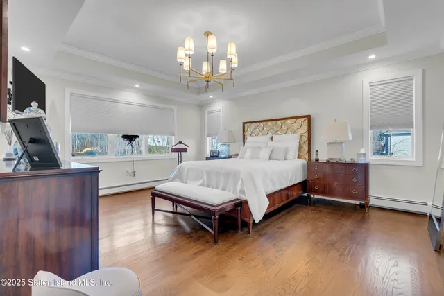 $2,595,000 | 40 Dintree Lane | Tottenville