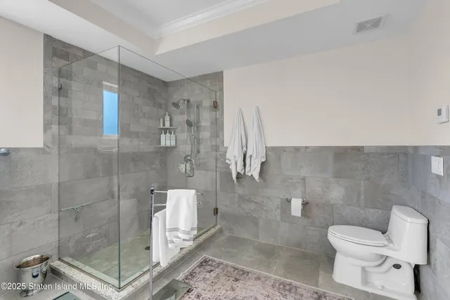 $2,595,000 | 40 Dintree Lane | Tottenville