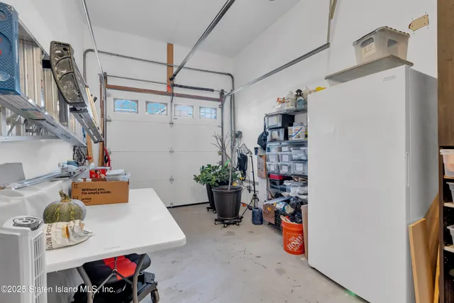 $2,595,000 | 40 Dintree Lane | Tottenville