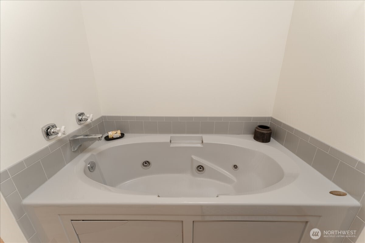 1606 South Lakeshore Road Chelan, WA 98816 - Photo 18 of 39