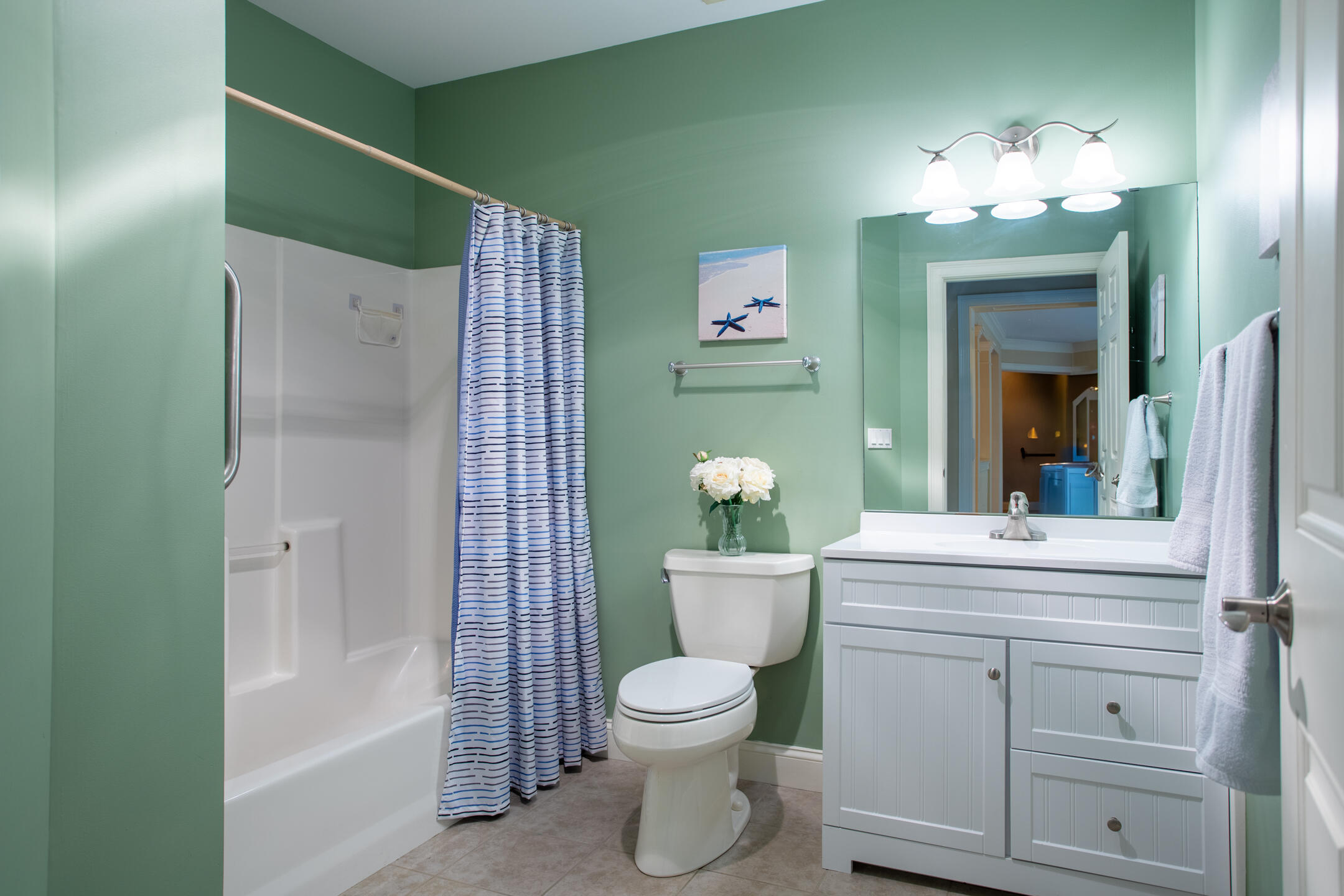 100 Shepard's Cove Road, Unit G203 Kittery, ME 03904 - Photo 8 of 33 IMG_4852-HDR